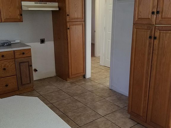 5th image of 1707 E Auburn St