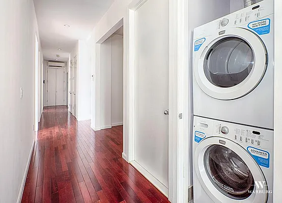 Rented by Warburg | media 18