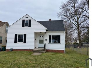 5185 Anthony St, Maple Heights, OH 44137
