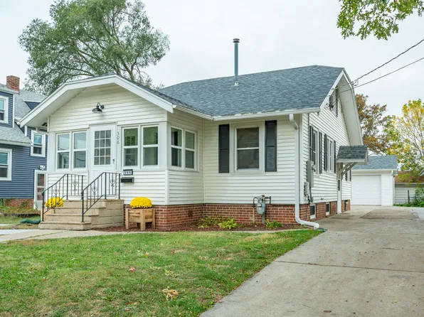 506 N 8th Ave E, Newton, IA 50208