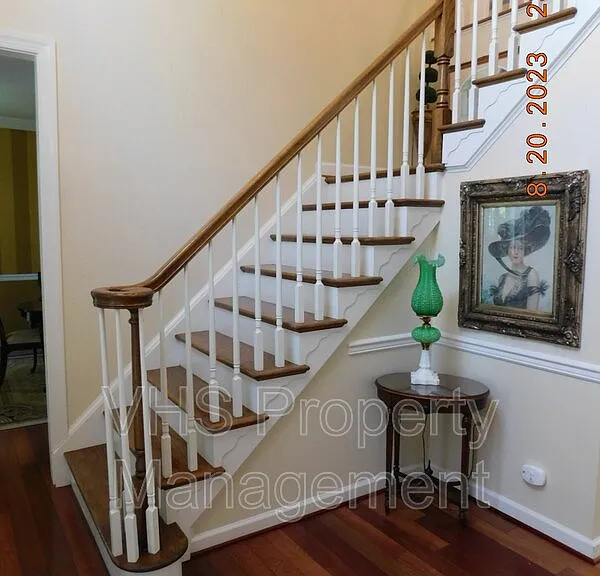 2055 Freeman Dr — Photo 2