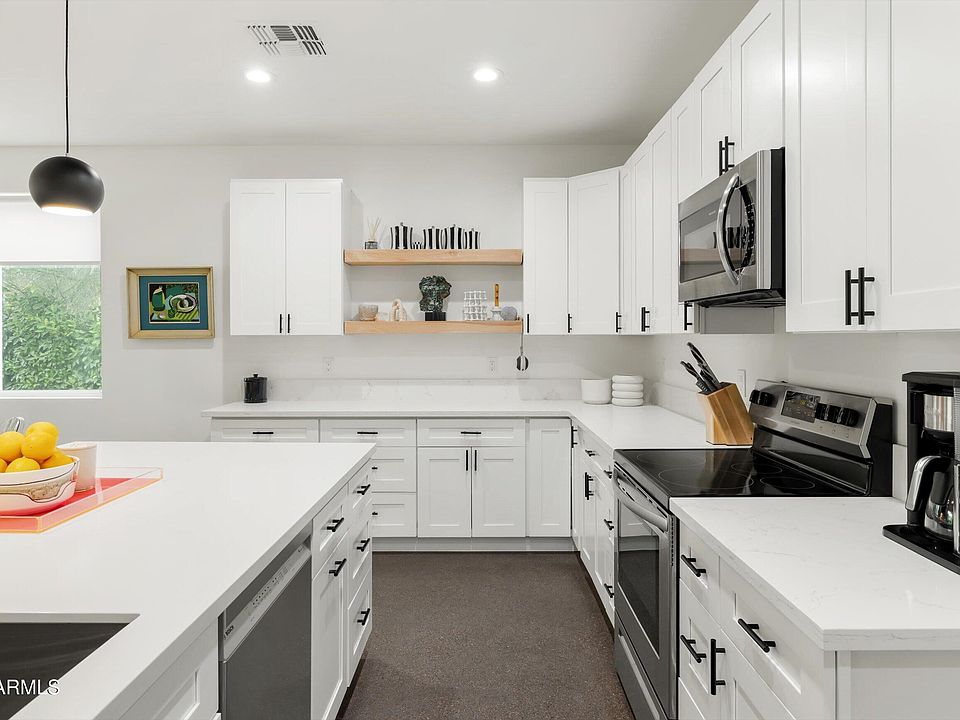 1st image of 2922 E BLANCHE Drive