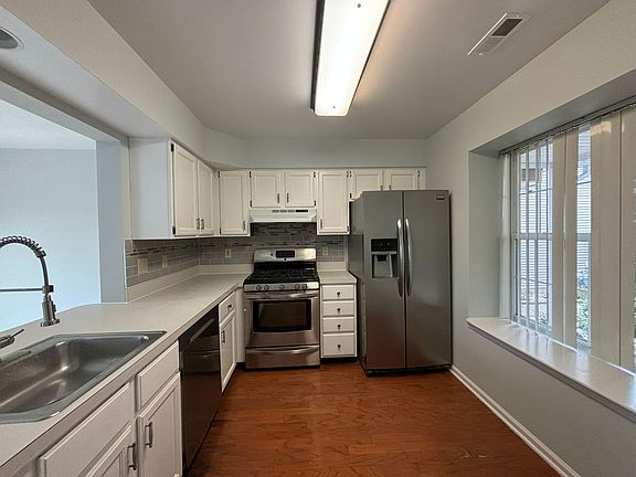 2nd image of 265 Sequoia Dr