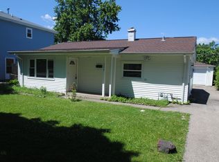 906 Cedar St, Willow Springs, IL 60480