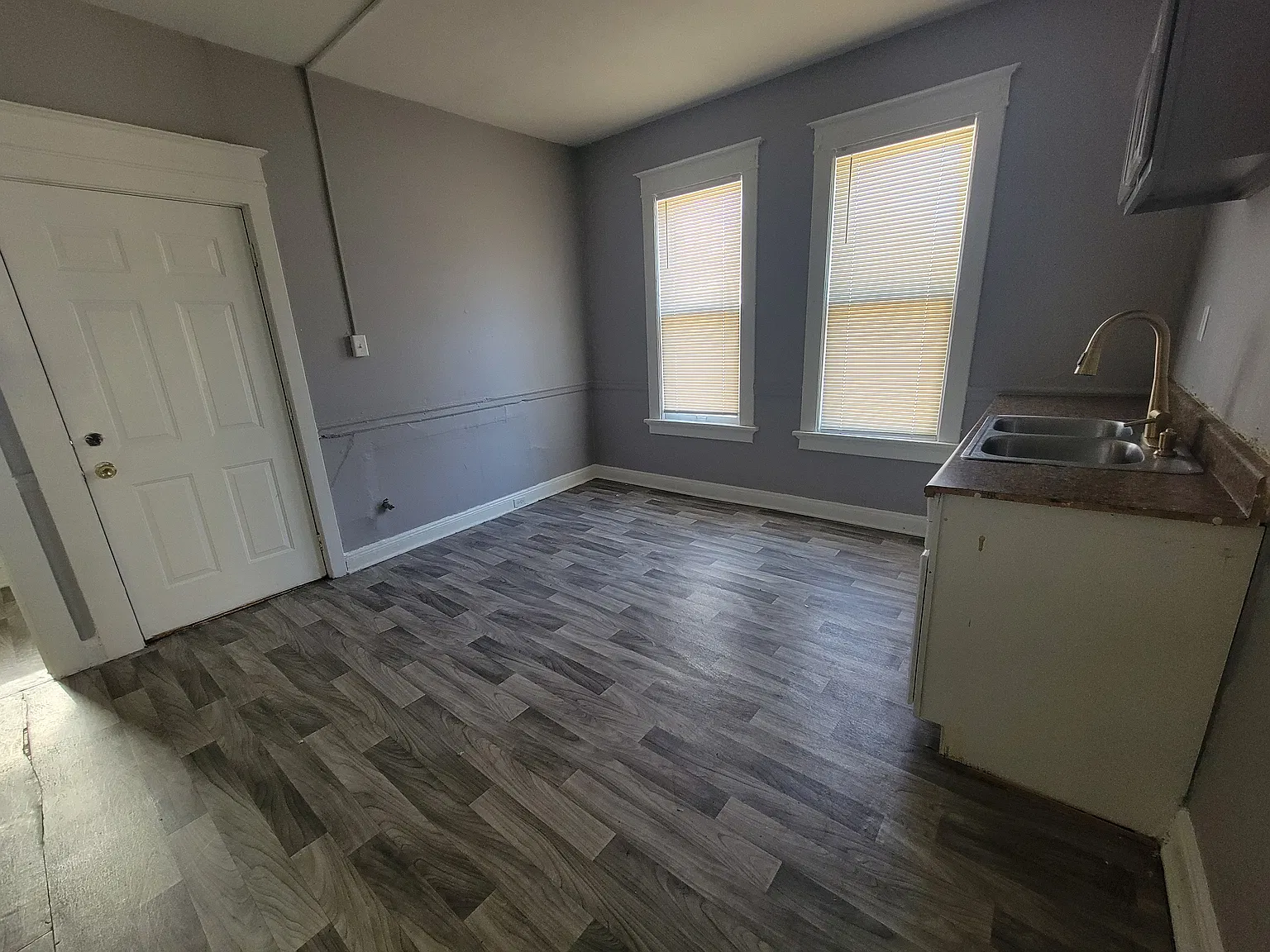 3 bed, 1200 sqft, $1,295 — Photo 2