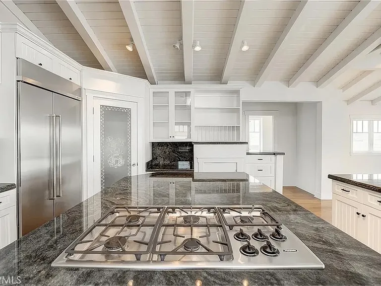 316 Highland Ave — Photo 17