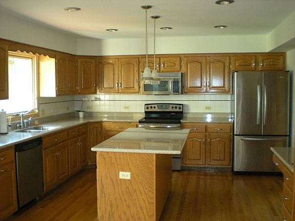 4th image of 3824 Caine Ct