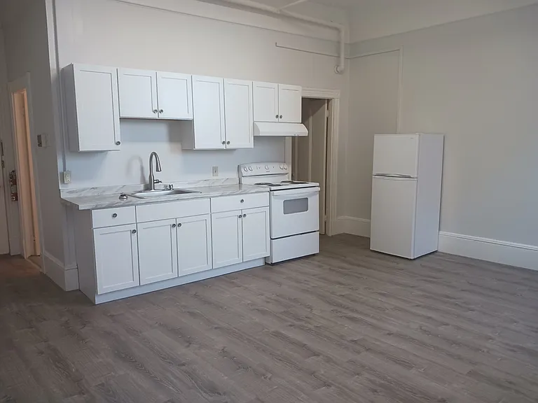 387 Main St #202 — Photo 2