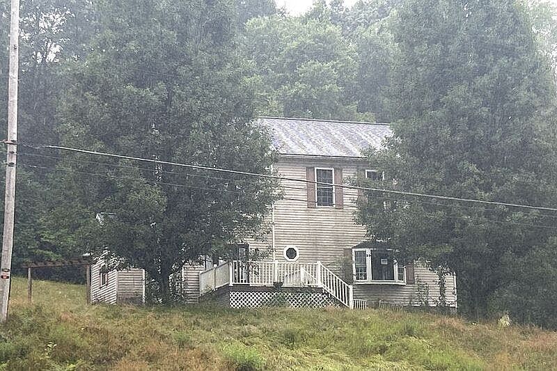 1st image of 699 Fairlane Blvd