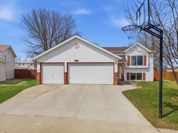 1434 Sheyenne Park Ct, West Fargo, ND 58078