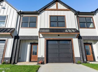 1339 Grace Ridge Dr, Sevierville, TN 37862