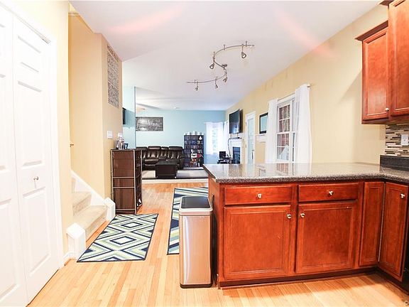 3rd image of 9807 Kendelwick Dr