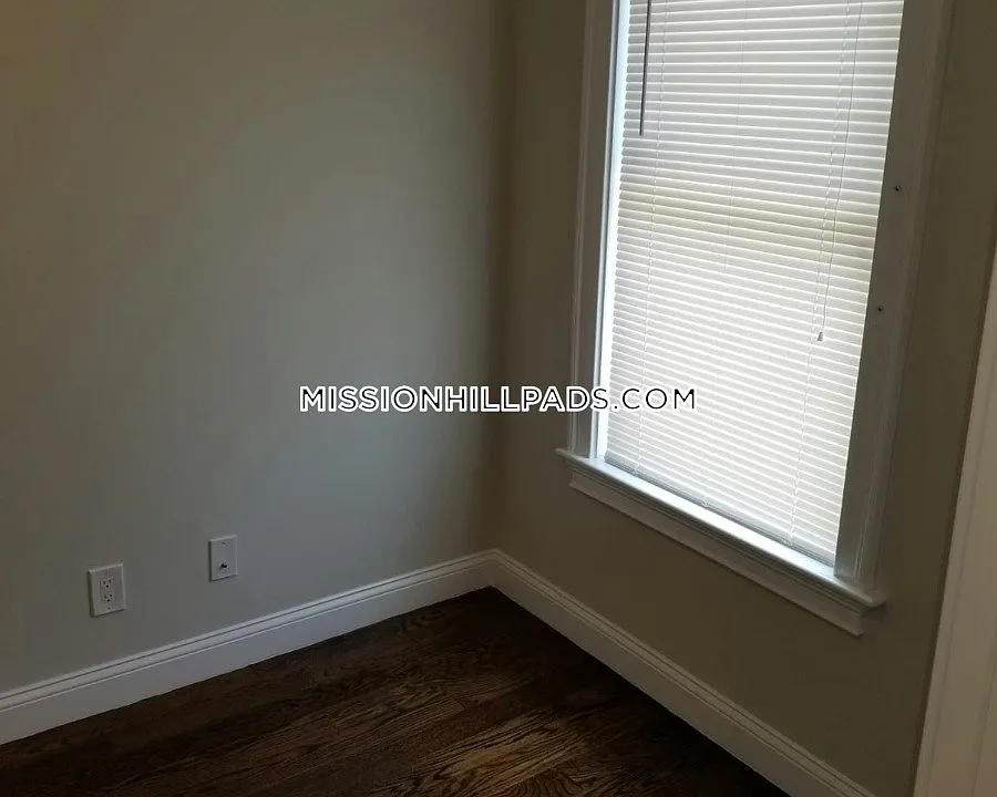 41 W Walnut Park #3