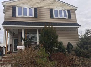 112 Haven Ave, Staten Island, NY 10306