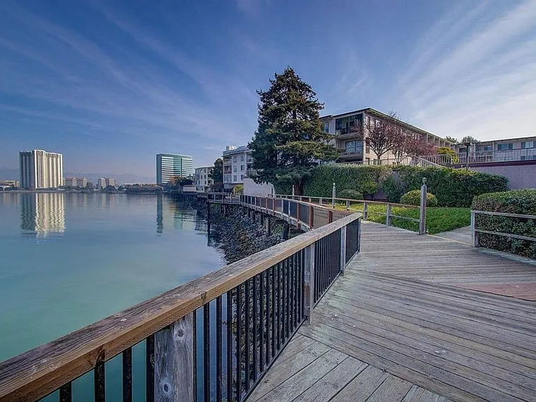 6 Admiral Dr #388 — Photo 26