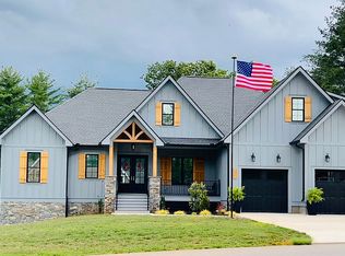 31 Grizzly Dr, Leicester, NC 28748