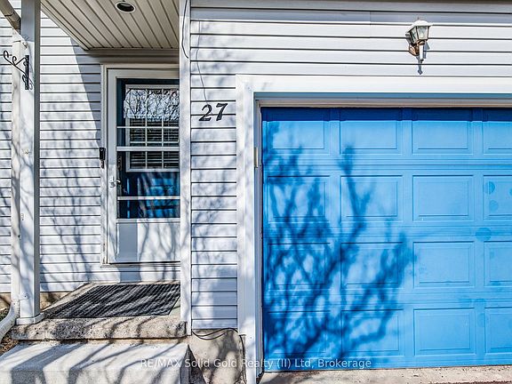 3rd image of 90 Mooregate Cres