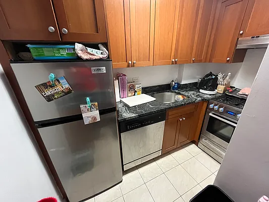 Rented by Manhattan Realty Group | media 9