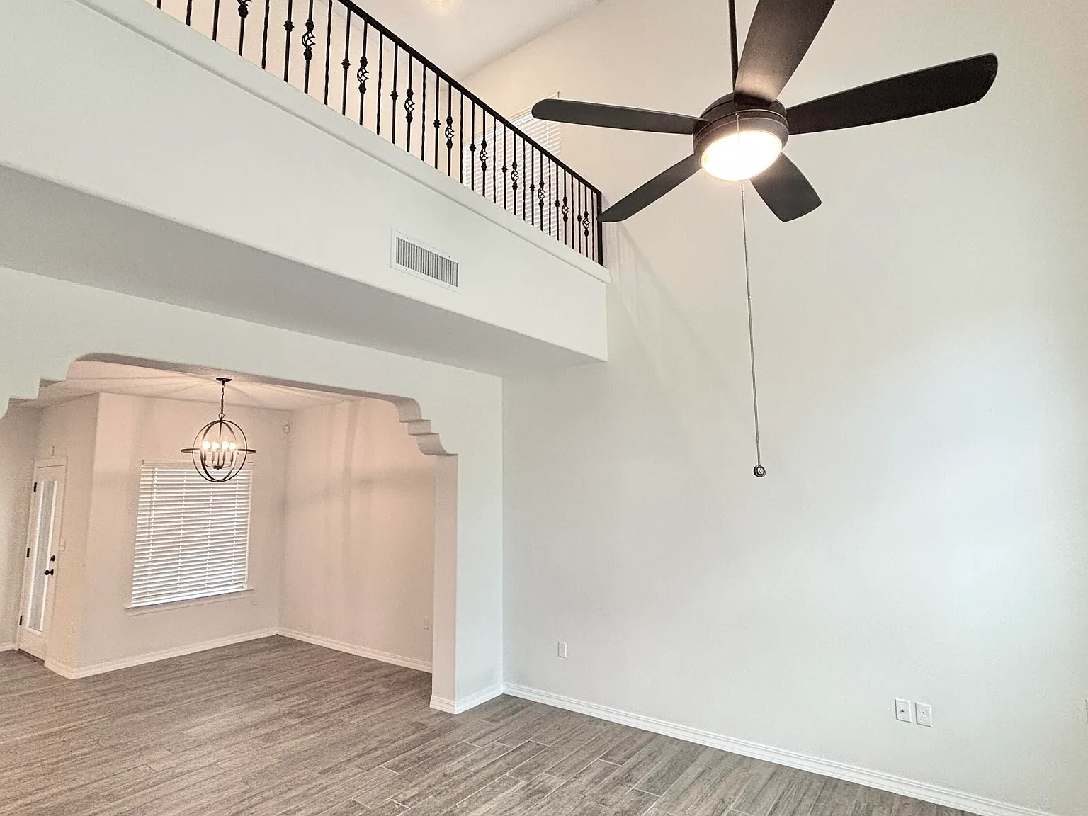 3 bed, 2.5 bath, 1605 sqft, $1,950 — Photo 4