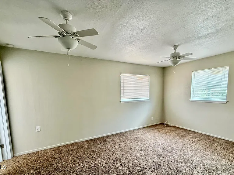 2801 Hawick Rd — Photo 13