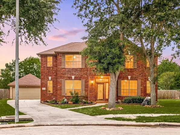 8410 Columbus Ct, Pearland, TX 77584