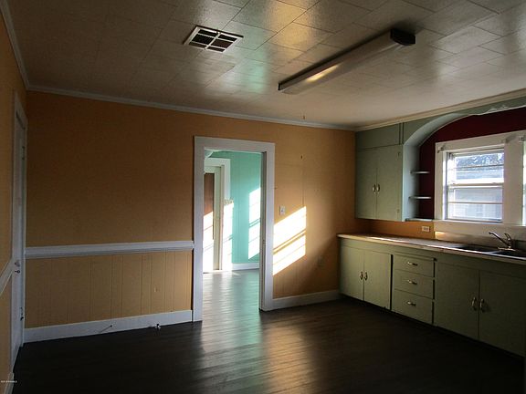 3rd image of 5012 N University Ave