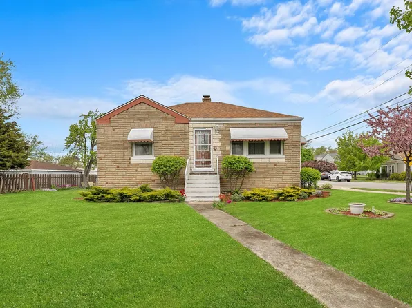 72 East Dr, Northlake, IL 60164