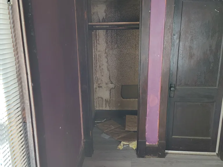 140 Illinois St — Photo 19