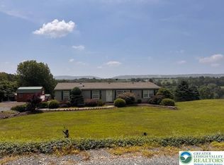 855 Walnut Dr, Palmerton, PA 18071