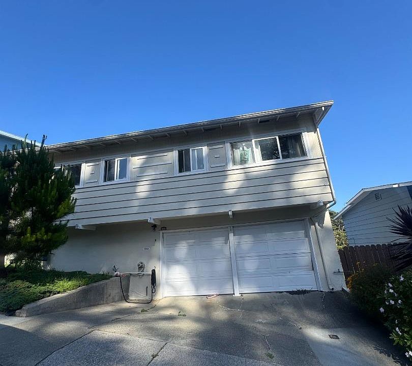 1st image of 2030 Pinecrest Dr