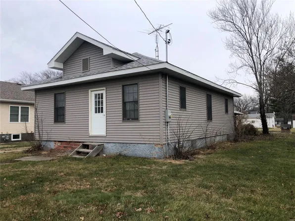 511 Mayo St, Carlinville, IL 62626