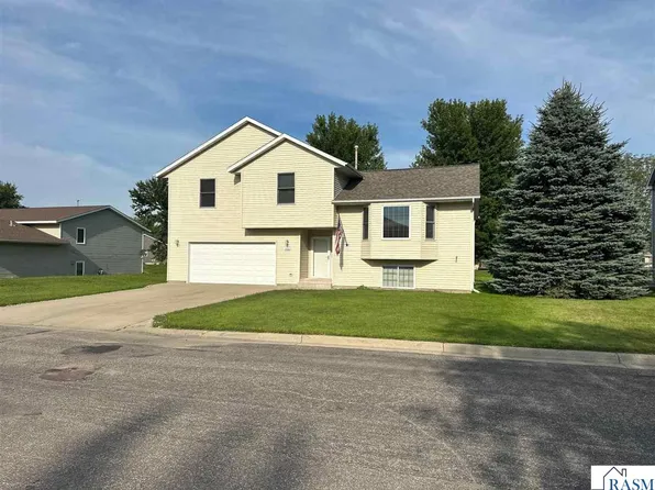 600 W Nathan St, Lake Crystal, MN 56055