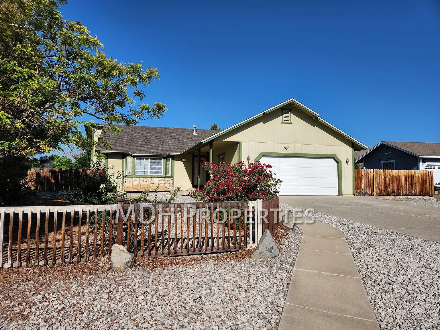 135 Nicole Dr photo 1
