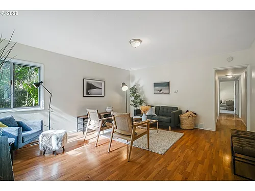 6025 NE Simpson St Photo 1