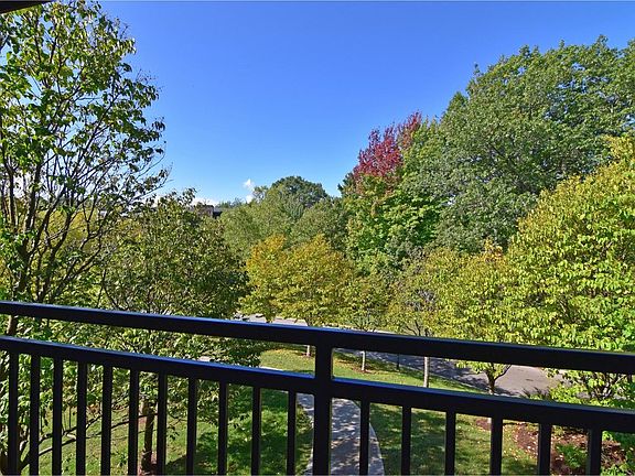 5th image of 105 Claire Pointe Road