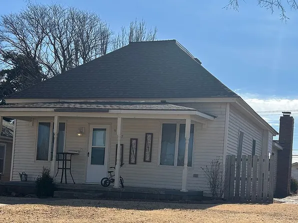 927 Maple St, Alva, OK 73717
