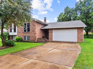 1612 Berry Ct, Imperial, MO 63052