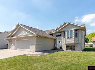 120 Thissen Ct, Mankato, MN 56001