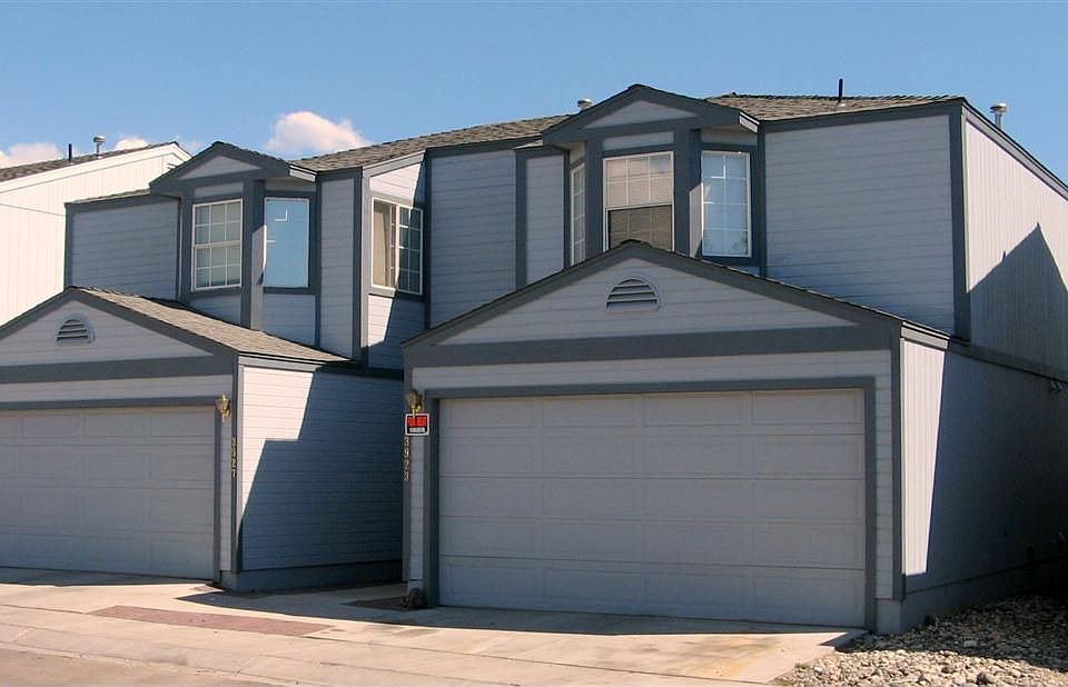 1st image of 3923 Village Dr