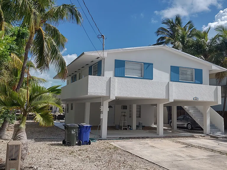 Leoni Dr — Photo 1
