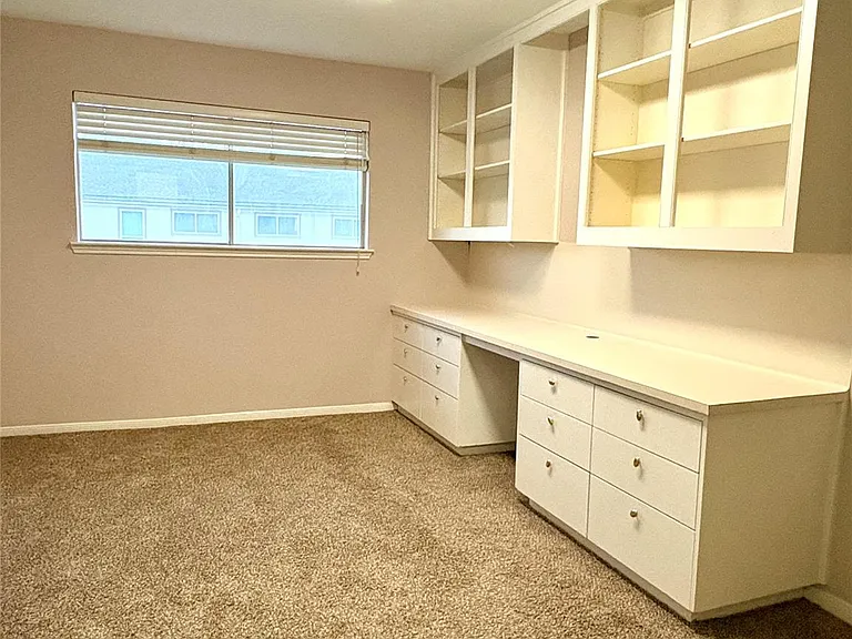 14213 Lost Meadow Ln — Photo 35