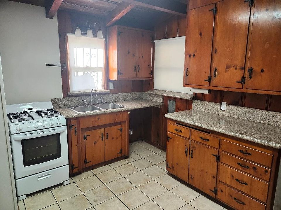 2nd image of 337 E Washington Blvd #1