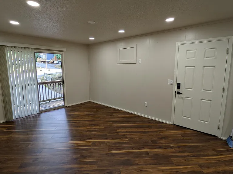 411 Lindsay Rd #3 — Photo 8