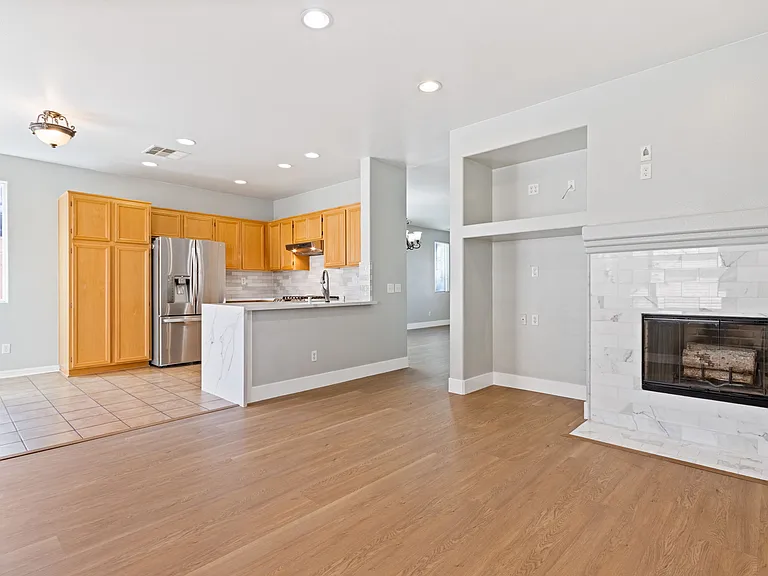 5909 Viking Way — Photo 10