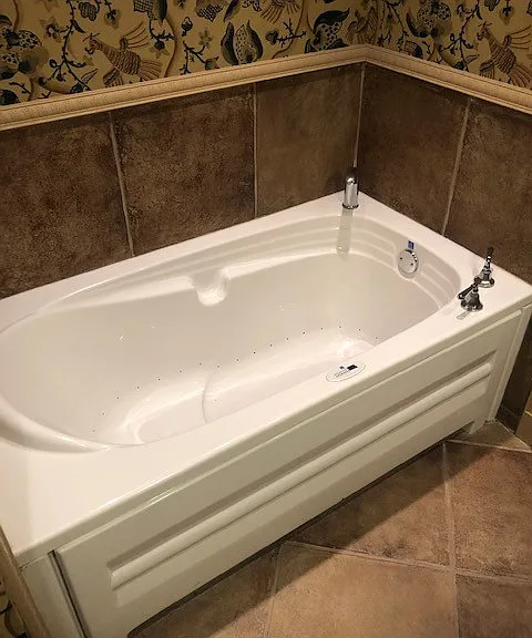 190 Eastland Dr — Photo 3