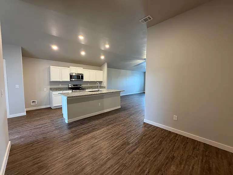 2911 Abbeville Ave — Photo 12