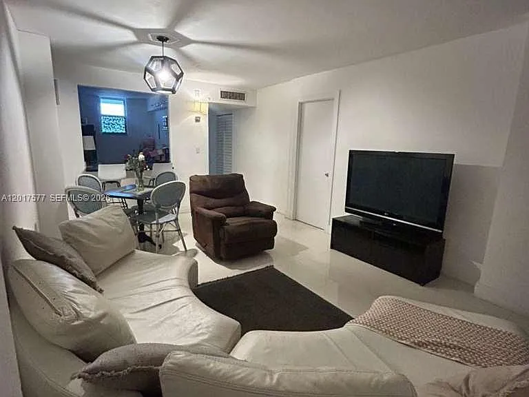 2903 N Miami Beach Blvd #906 — Photo 19