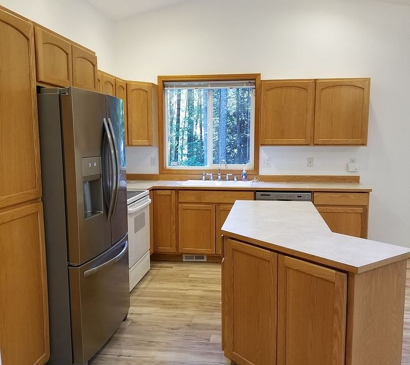1st image of 6208 SE Modoc Ct