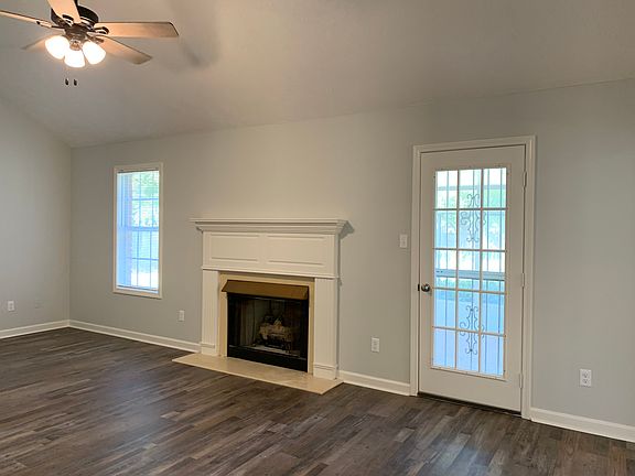 3rd image of 319 Maddox Dr