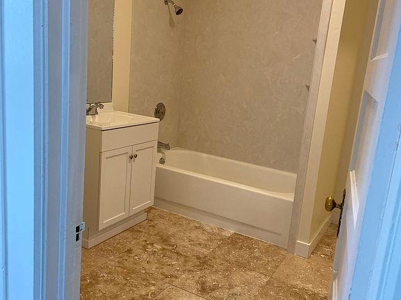 3rd image of 1137 Washington St #2